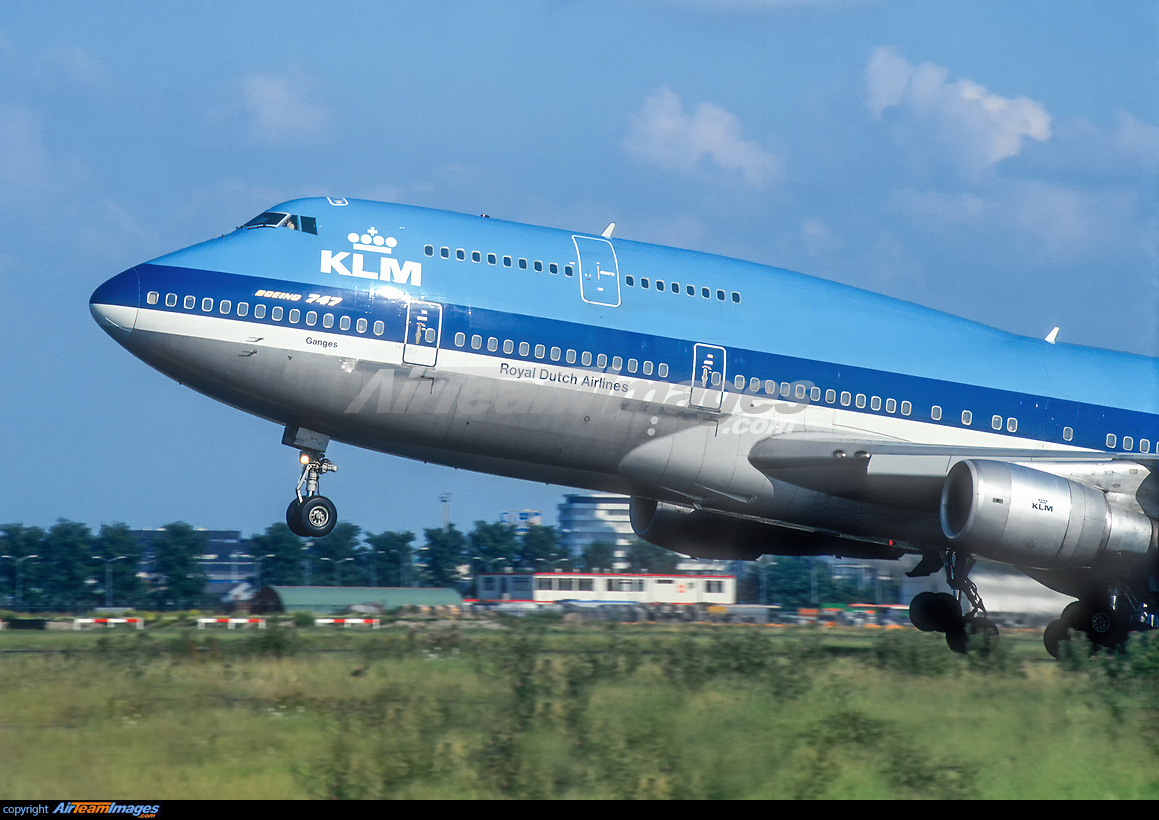 Boeing 747-206B(SUD) - Large Preview - AirTeamImages.com