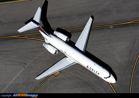 Boeing 717-2BD (N717JL) Aircraft Pictures & Photos - AirTeamImages.com