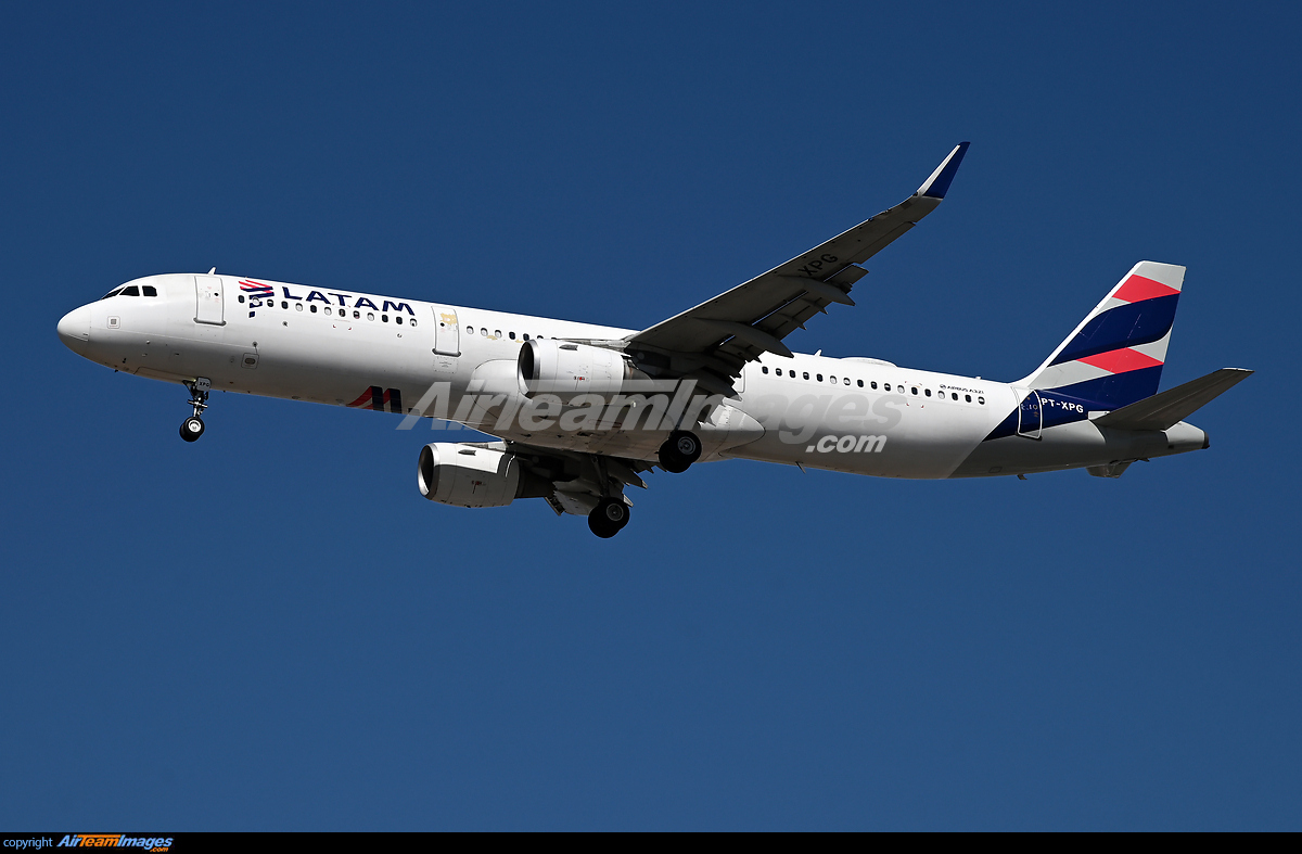 Airbus A321-211 - Large Preview - AirTeamImages.com