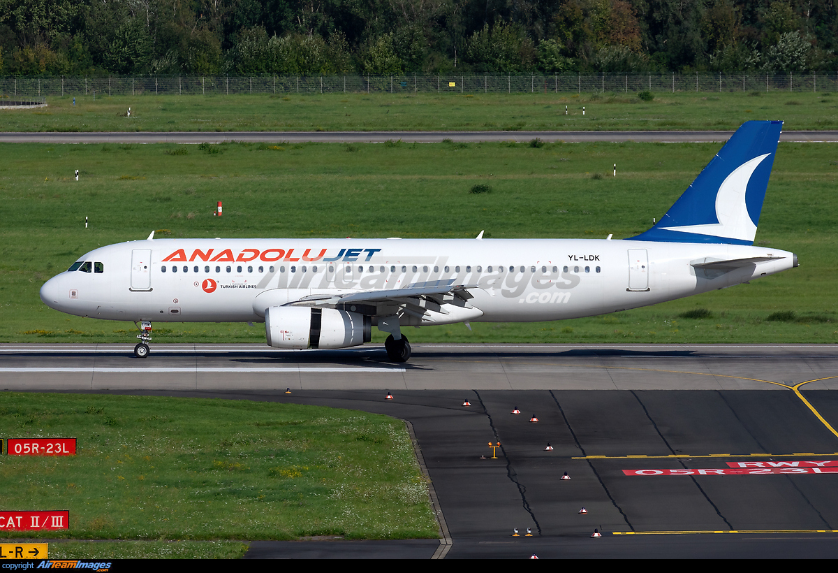 Airbus A320-232 - Large Preview - AirTeamImages.com