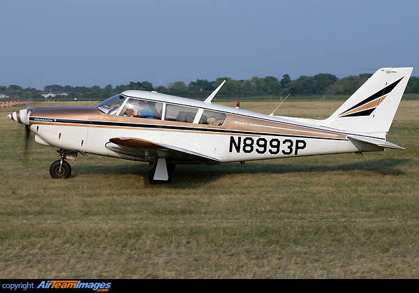 Piper PA-24-260 Comanche B (N8993P) Aircraft Pictures & Photos ...