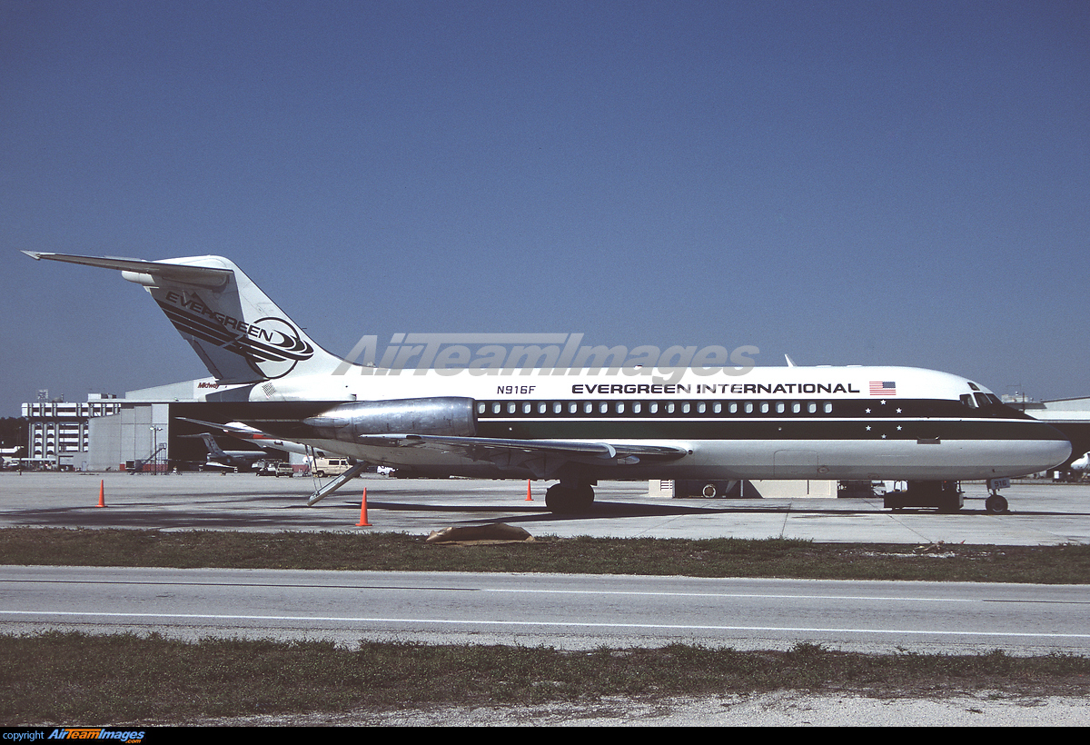 McDonnell Douglas DC-9-15MC - Large Preview - AirTeamImages.com