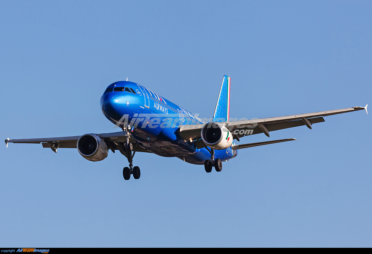 Airbus A320-216 - Large Preview - AirTeamImages.com