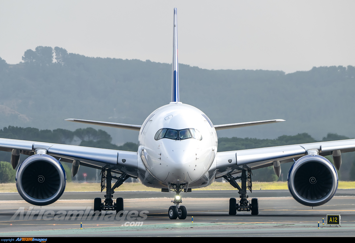 Airbus A350-941 - Large Preview - AirTeamImages.com