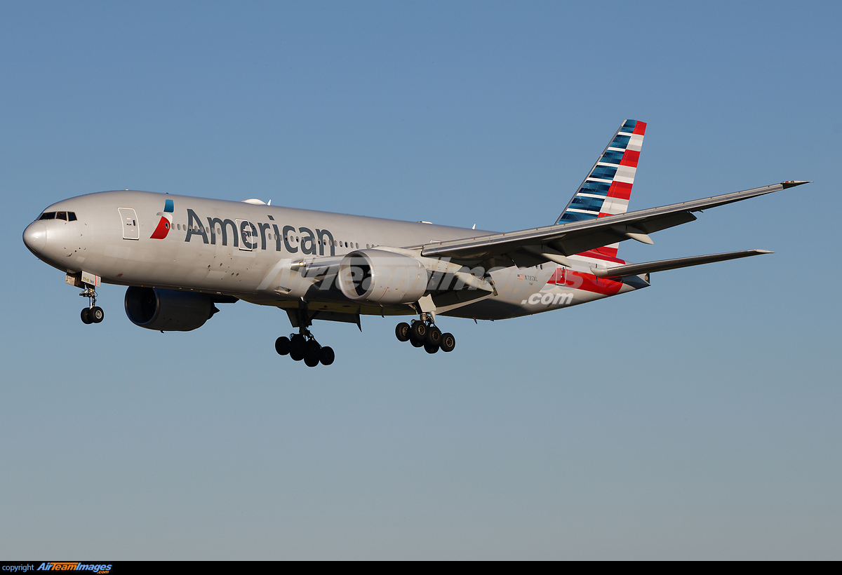 Boeing 777-223/ER - Large Preview - AirTeamImages.com