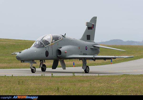 British Aerospace Hawk 132 (ZK124) Aircraft Pictures & Photos ...