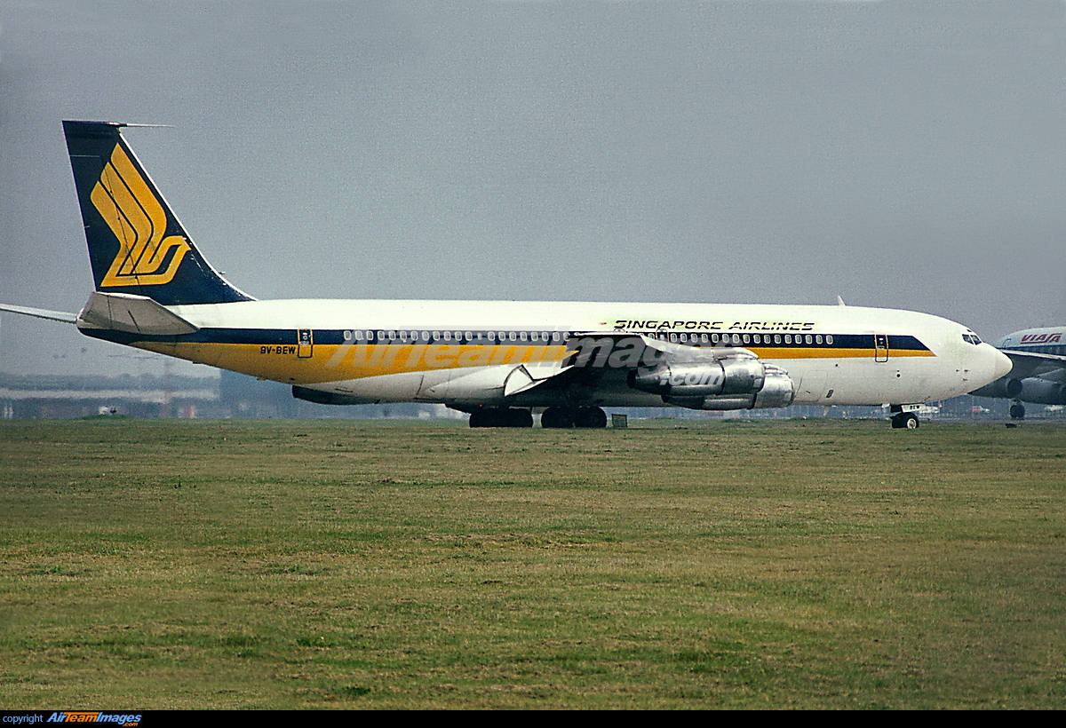 Boeing 707-324C - Large Preview - AirTeamImages.com