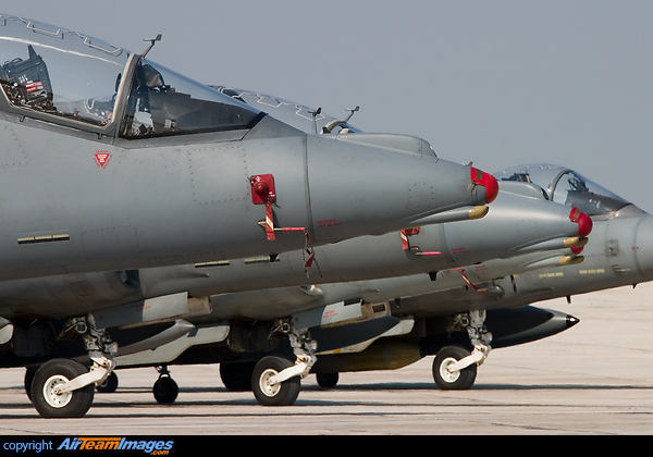 British Aerospace Harrier T.12 (ZH656) Aircraft Pictures & Photos ...