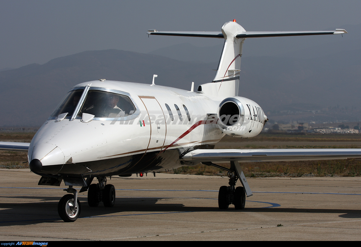 Gates Learjet 25 - Large Preview - AirTeamImages.com