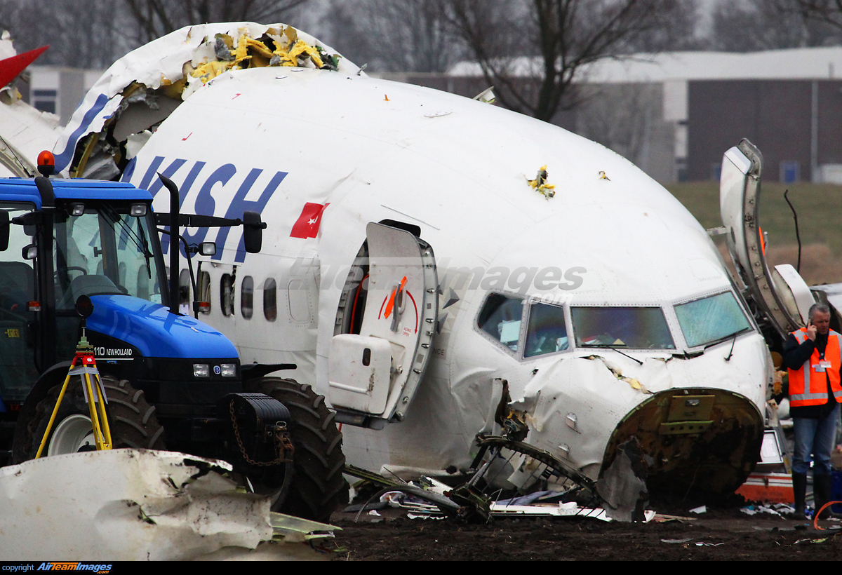 Boeing 7378F2 Crash Large Preview