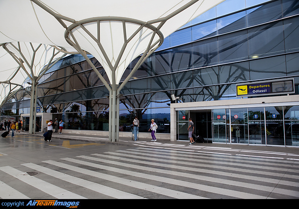 Split Airport - AirTeamImages.com