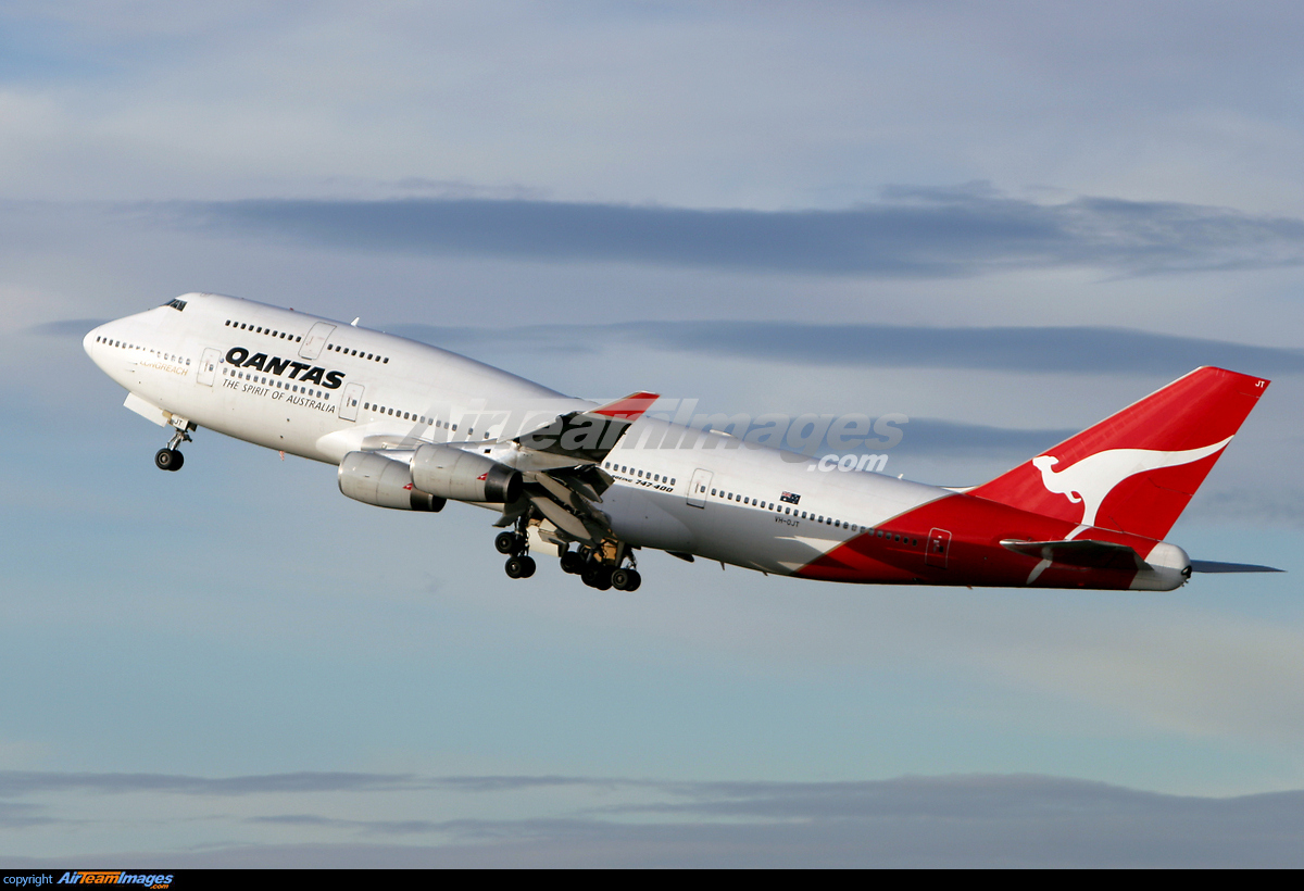 Boeing 747-438 - Large Preview - AirTeamImages.com