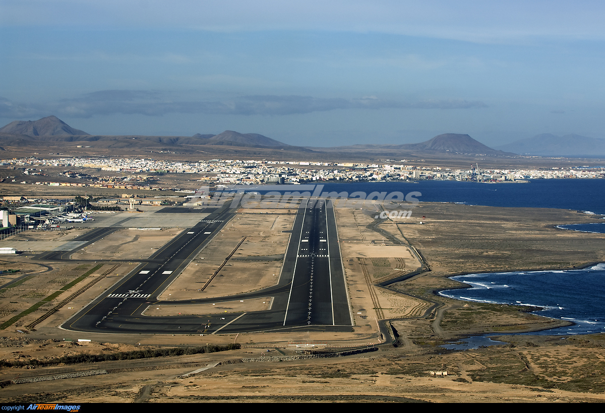 Fuerteventura Airport - Large Preview - AirTeamImages.com