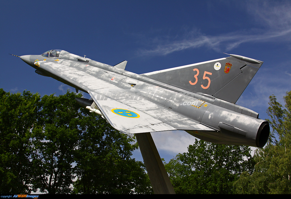 Saab - J35 Draken - Large Preview - AirTeamImages.com