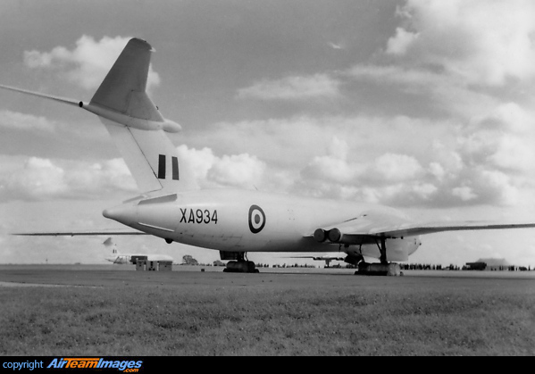 Handley Page Victor B.1 (XA934) Aircraft Pictures & Photos ...